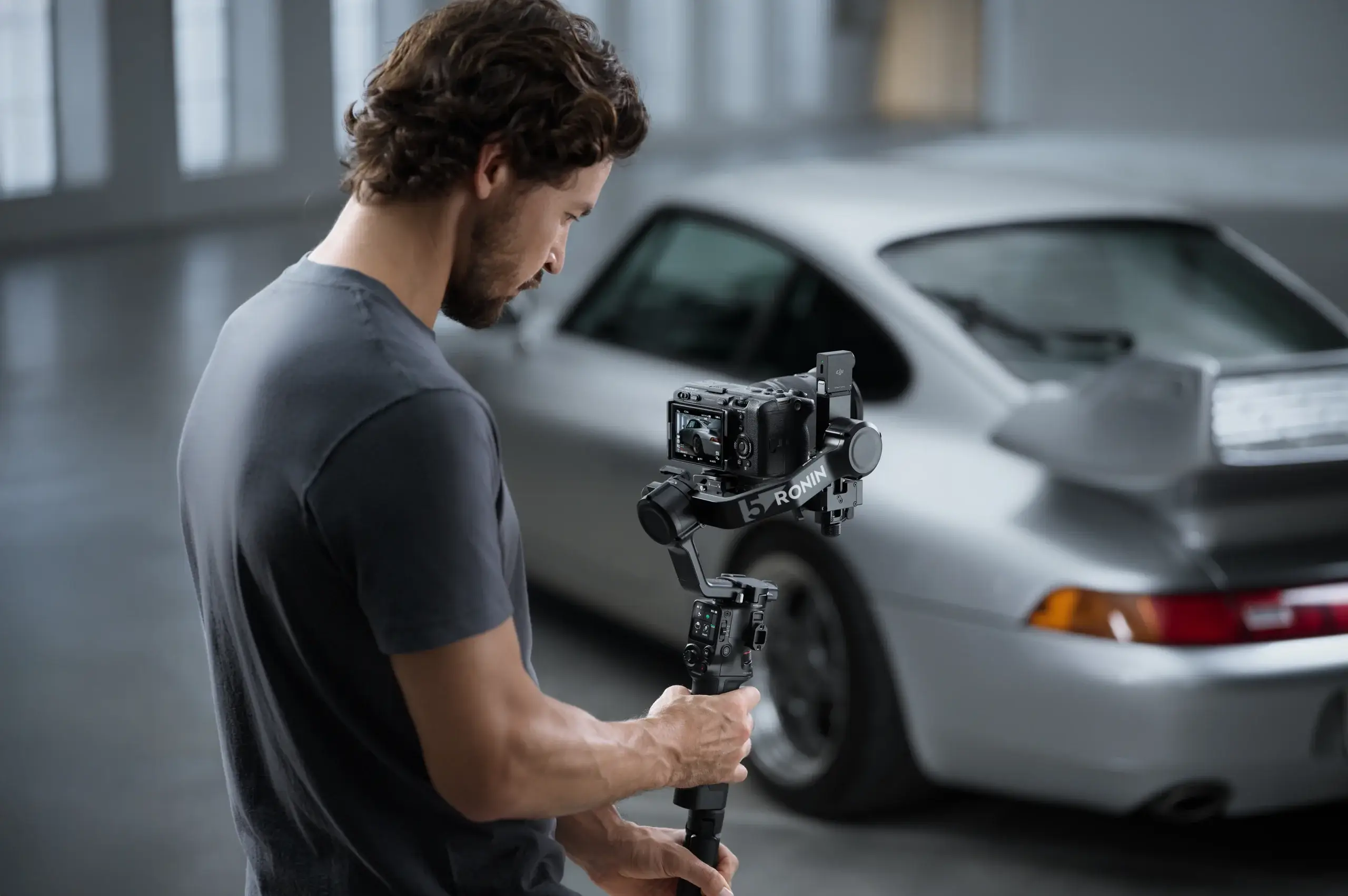 Camera operator using DJI RS 5