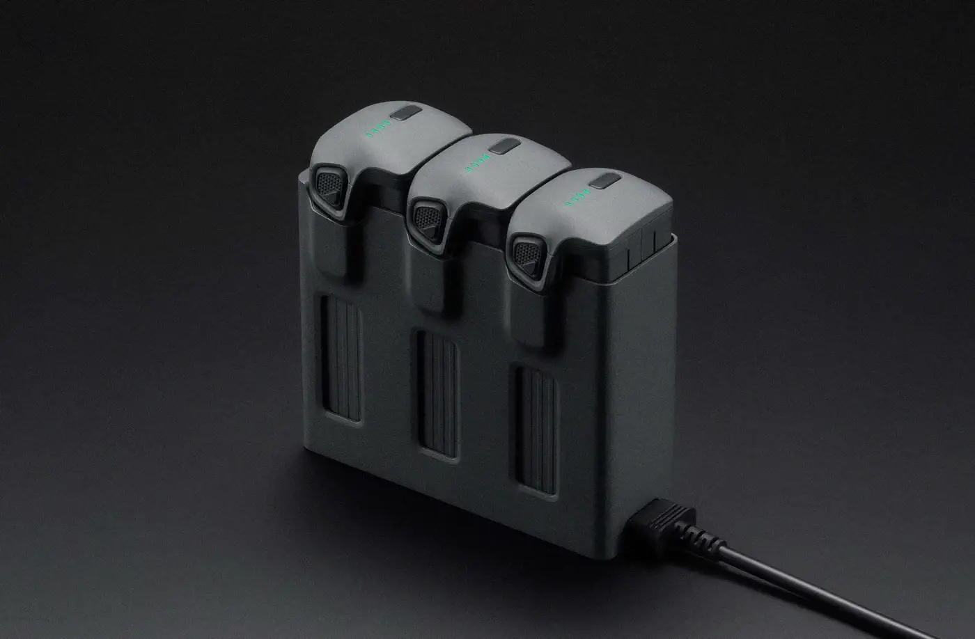 DJI Mavic 4 Pro Parallel Charging Hub – detail view 2