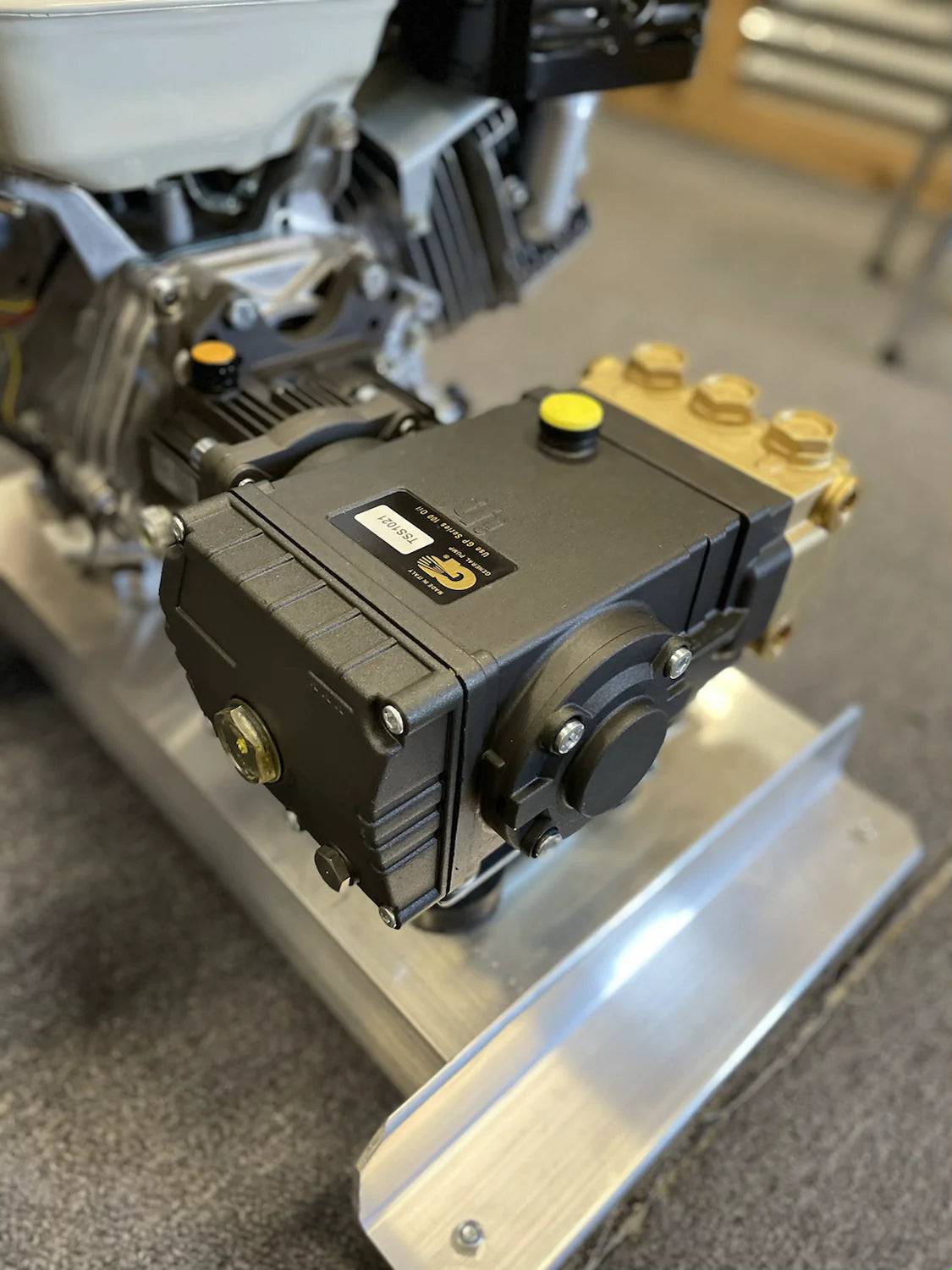 5.5 GPM @ 3000psi Honda GX390 With General Pump